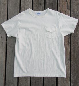 Pockets and things: A T-shirt This Way Comes