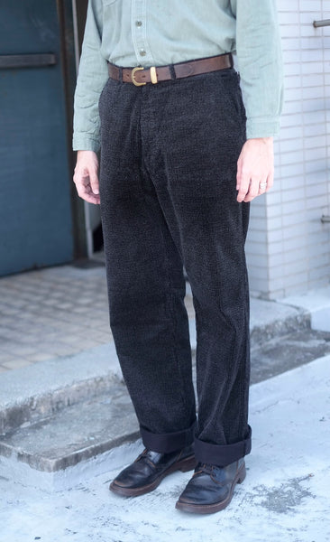 {Pre-order for Dec. '26} Arkham 'Tweeduroy' 7.5-wale Discharge-printed Corduroy Trousers (Black)