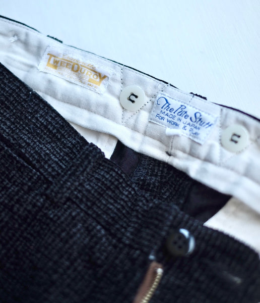 {Pre-order for Dec. '26} Arkham 'Tweeduroy' 7.5-wale Discharge-printed Corduroy Trousers (Black)