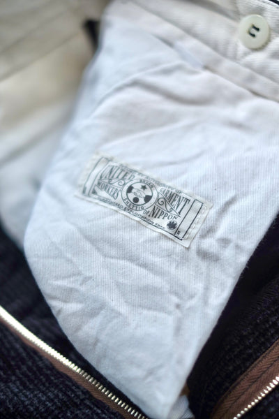 {Pre-order for Dec. '26} Arkham 'Tweeduroy' 7.5-wale Discharge-printed Corduroy Trousers (Black)